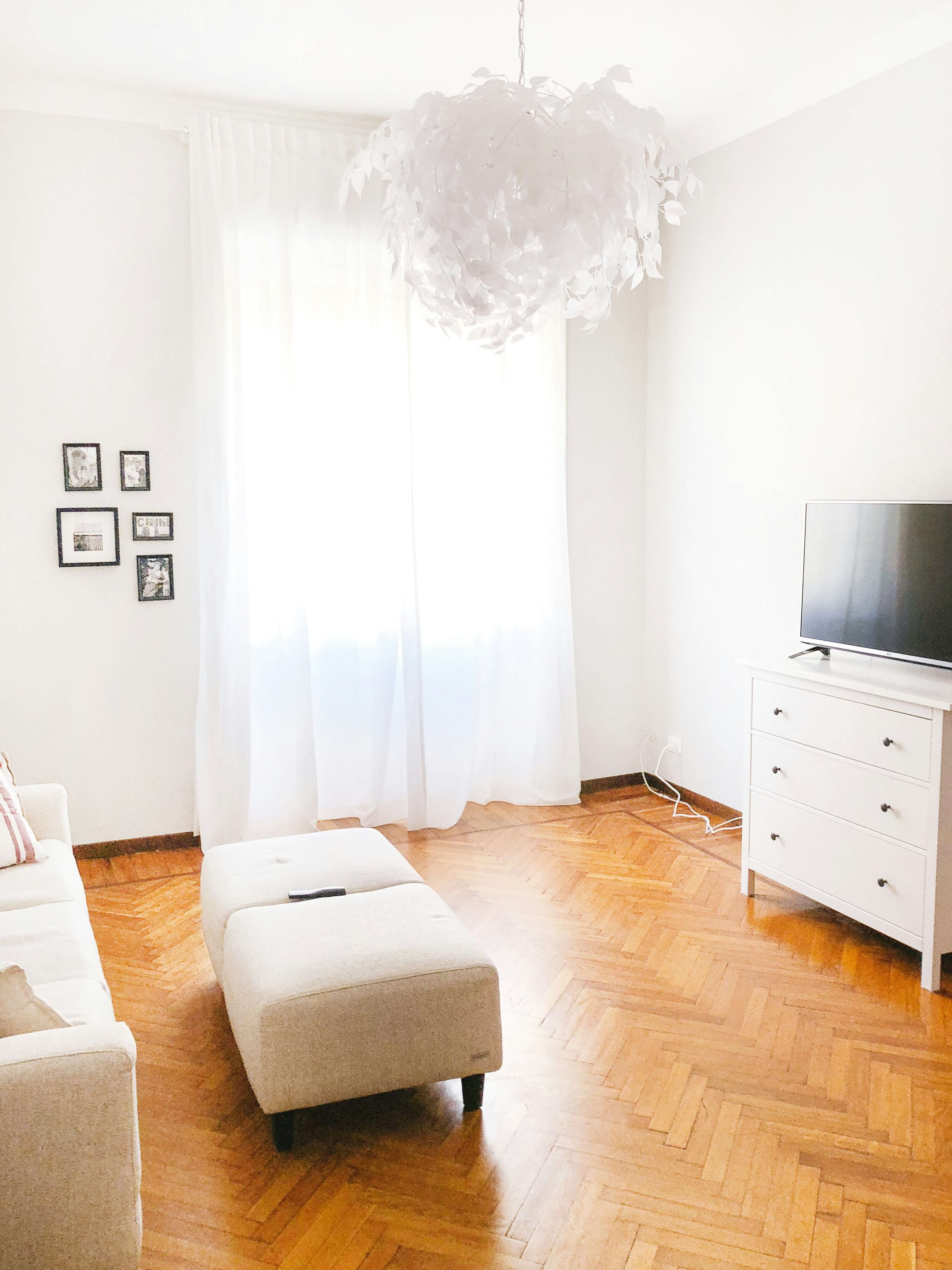 minimalist living room
